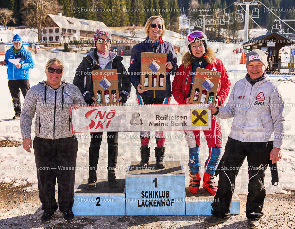 ALP1235_MastersCup-RTL-II_LKHF_Siegerehrung | NÖ Raiffeisen MastersCup, Jugend - Damen - Herren, Riesentorlauf-Rennen 2 auf der Fuchswaldpiste in Lackenhof am Ötscher, durchführender Verein: Schiklub Lackenhof, So 9. Februar 2025.