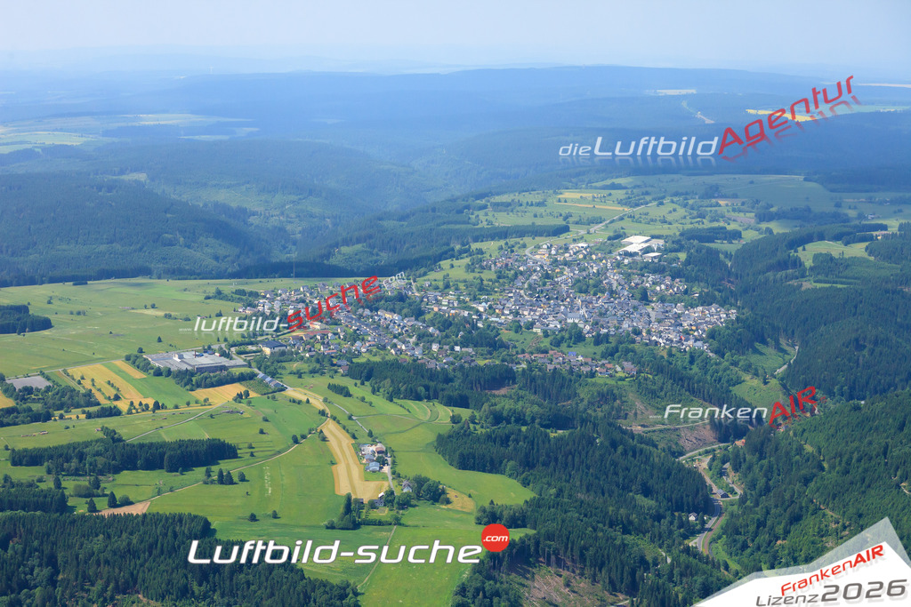 Die Luftaufnahme der Stadt Nordhalben wurde vom UL-Flugzeug heraus erstellt ( keine Drohne )- hohe Auflösung für beste Qualität