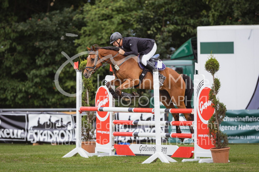 220715_LC_SprPfL1-218 | Deine schönsten Turniermomente als professionelle Fotos! Entdecke hochwertige Pferdesport-Fotografie im Online-Shop. Jetzt Fotos finden & bestellen!