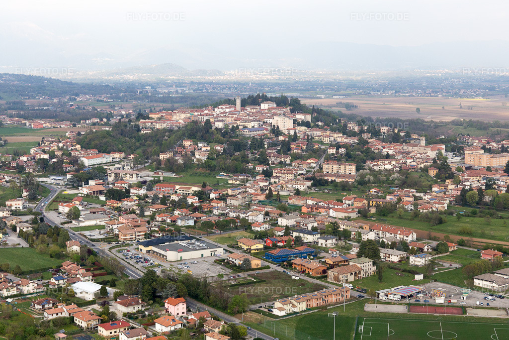 Luftbild: Ortsansicht in San Daniele del Friuli im Bundesland Udine in Italien. Foto: IMG_098758.jpg vom 07.04.2017 durch Werner Riehm/FLY-FOTO.de