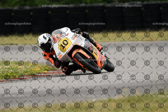 25bt02-1562 | markuskiefer.com - Realisiert mit Pictrs.com