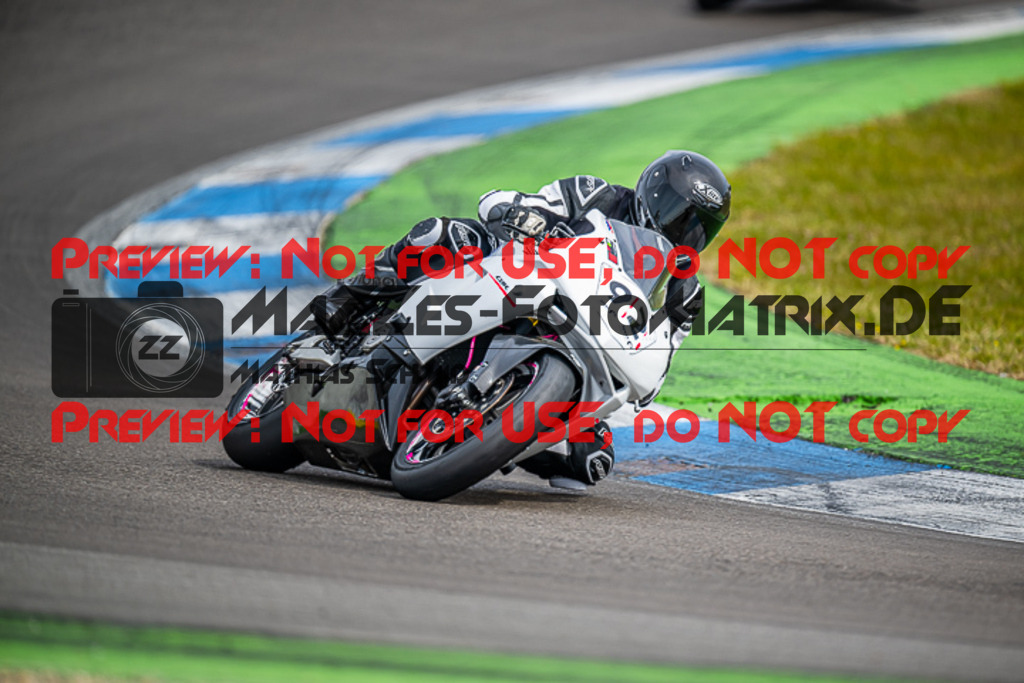 MaZZes_FotoMatrix_230410_1096-2 | ROT