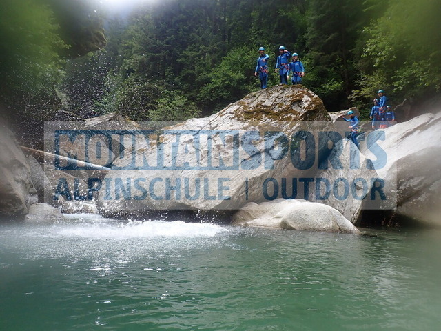 P7270081 | Bestelle die Bilder deines Berg- oder Wasser-Abenteuers mit Mountain Sports bequem von zu Hause aus direkt über unseren Online Fotoshop von pictrs.com. - Realisiert mit Pictrs.com