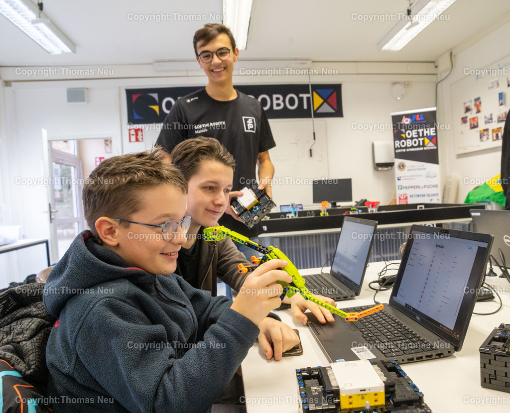 DSC_0951 | Programmierkurs für ukranische Schüler durch die RobotiX-AG am Goethe-Gymnasium ,, Bild: Thomas Neu