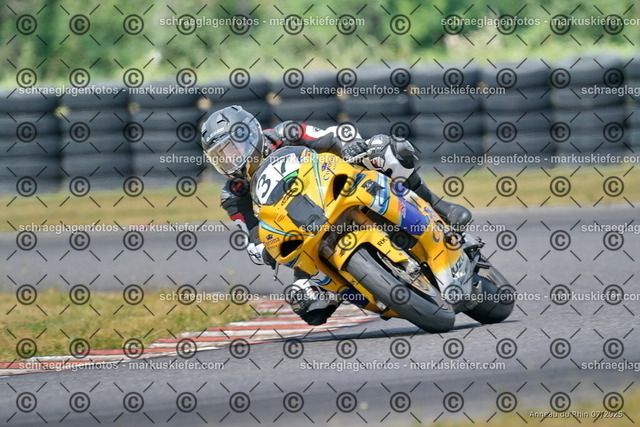 25bt04-1354 | markuskiefer.com - Realisiert mit Pictrs.com