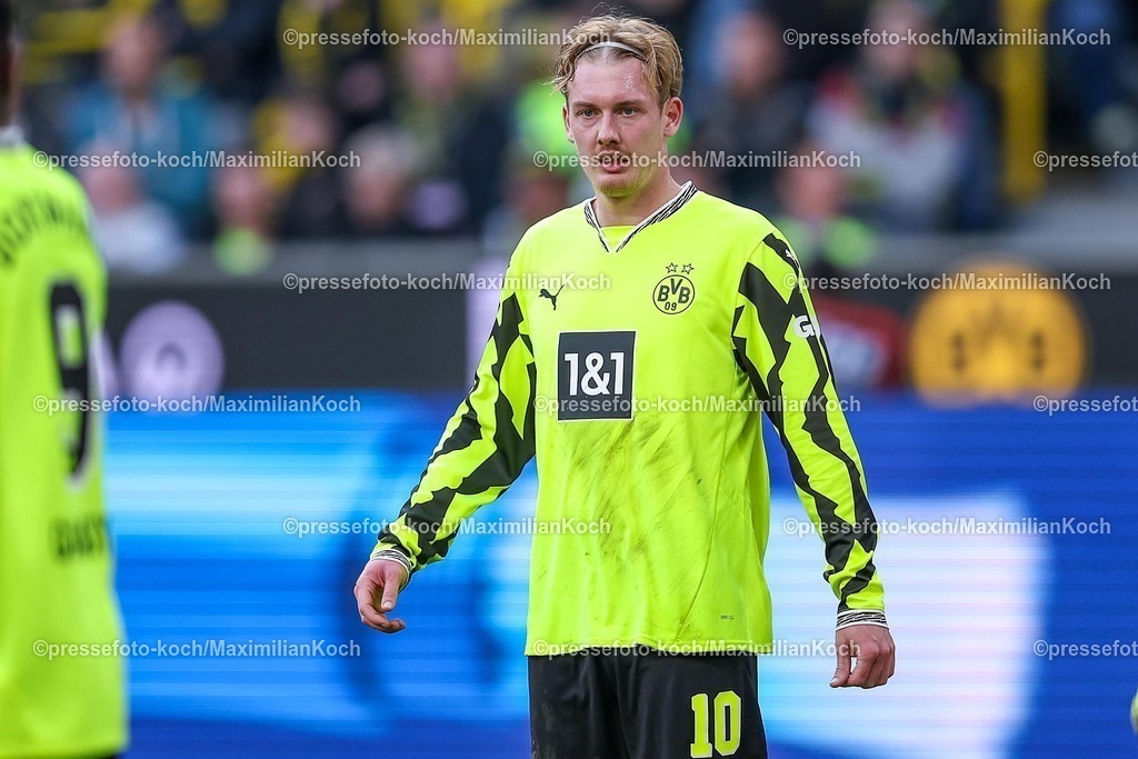 BVB08032502299 | 08.03.2025, Fußball, Borussia Dortmund - FC Augsburg, 1. Fußball Bundesliga, 25. Spieltag, Signal Iduna Park, Saison 2024 2025: Julian Brandt (BVB #10)DFB regulations prohibit any use of photographs as image sequences and or quasi-video.