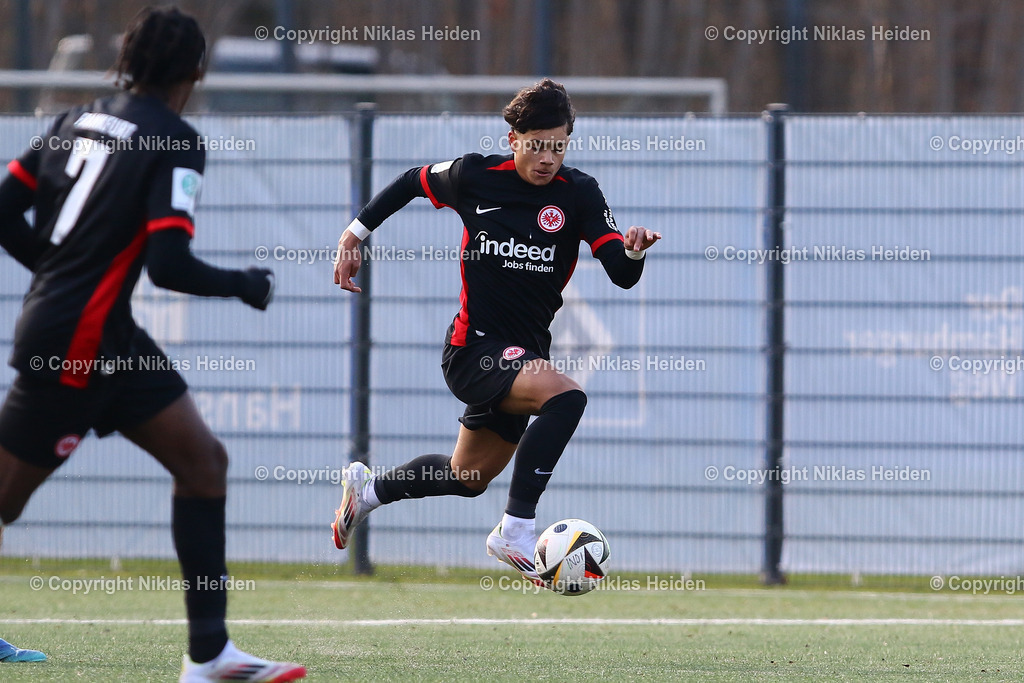 H_HamburgerSVU19_EintrachtFrankfurtU19_U19DFBNachwuchsliga_15022025 | #8 Marvin Dills (Eintracht Frankfurt U19)Fußball I Junioren I U19 DFB-Nachwuchsliga I Saison 2024-2025 I Hauptrunde Liga A, Gruppe C, 3. Spieltag I Hamburger SV U19 - Eintracht Frankfurt U19 I 15.02.2025 I Alexander-Otto-Akademie