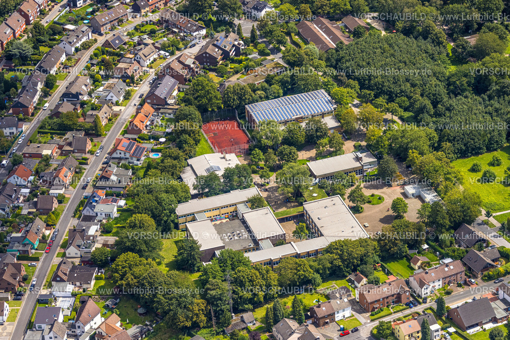 Herne230802841 | Luftbild, Erich-Fried-Gesamtschule, Sporthalle mit Solardach, Holsterhausen, Herne, Ruhrgebiet, Nordrhein-Westfalen, Deutschland