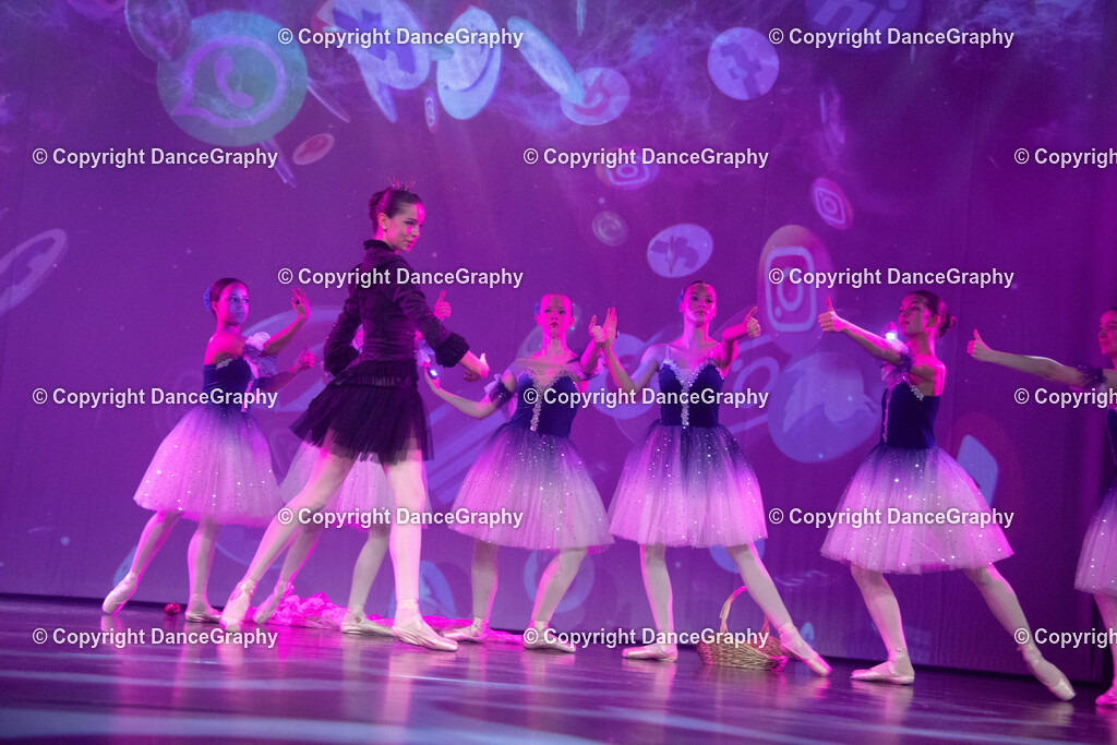 GPHY3326 | DanceGraphy - Realisiert mit Pictrs.com