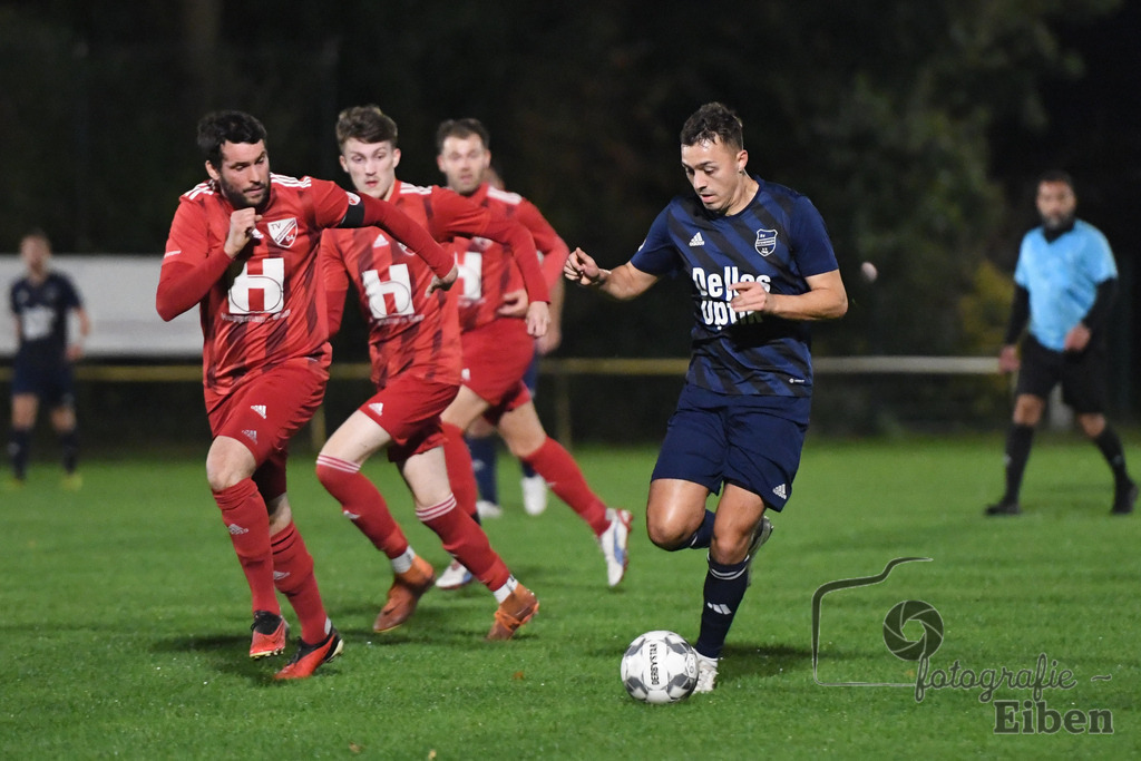 TV Metjendorf-SV Ofenerdiek | Herren Kreisliga; TV Metjendorf (rot)-SV Ofenerdiek (blau) am 09.10.2024; in Metjendorf (Am Sportplatz), Photo: Philip Eiben 2024 - Realisiert mit Pictrs.com