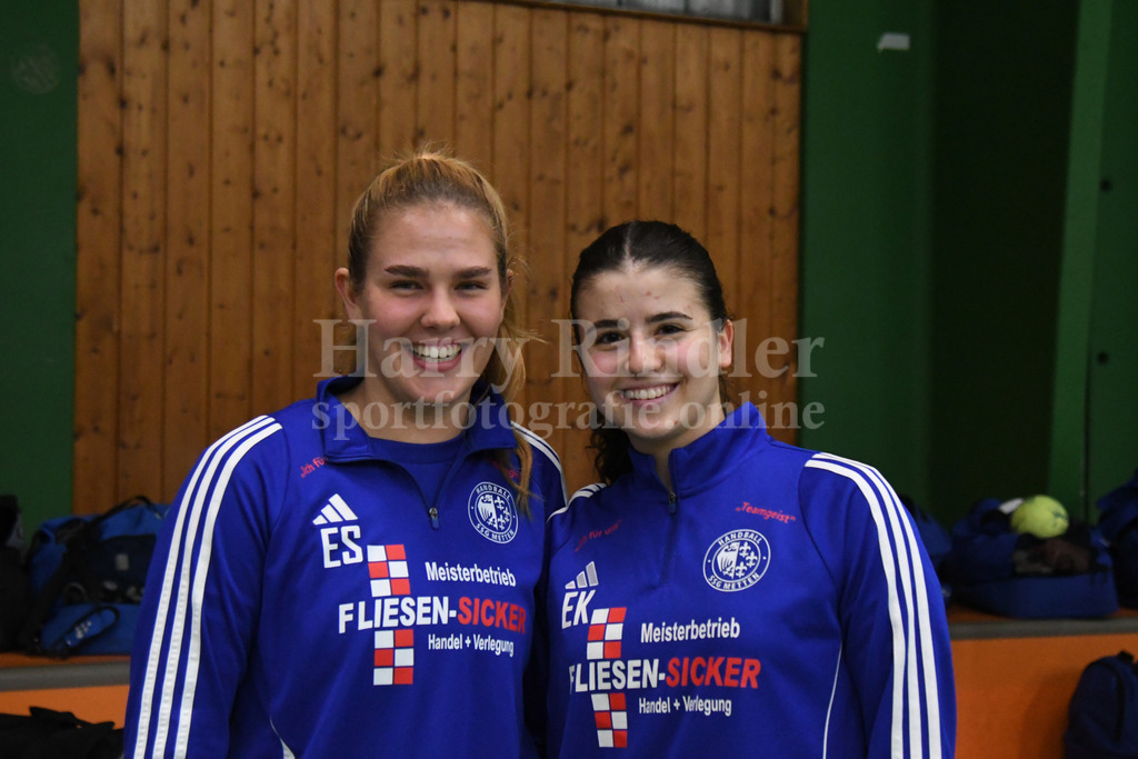 SSG Metten : TSV Indersdorf   | SSG Metten Damen Neuzugänge: (li.)Emily Snebli  (SSG Metten Damen) und Elena Krizanac  (SSG Metten Damen) - Realisiert mit Pictrs.com