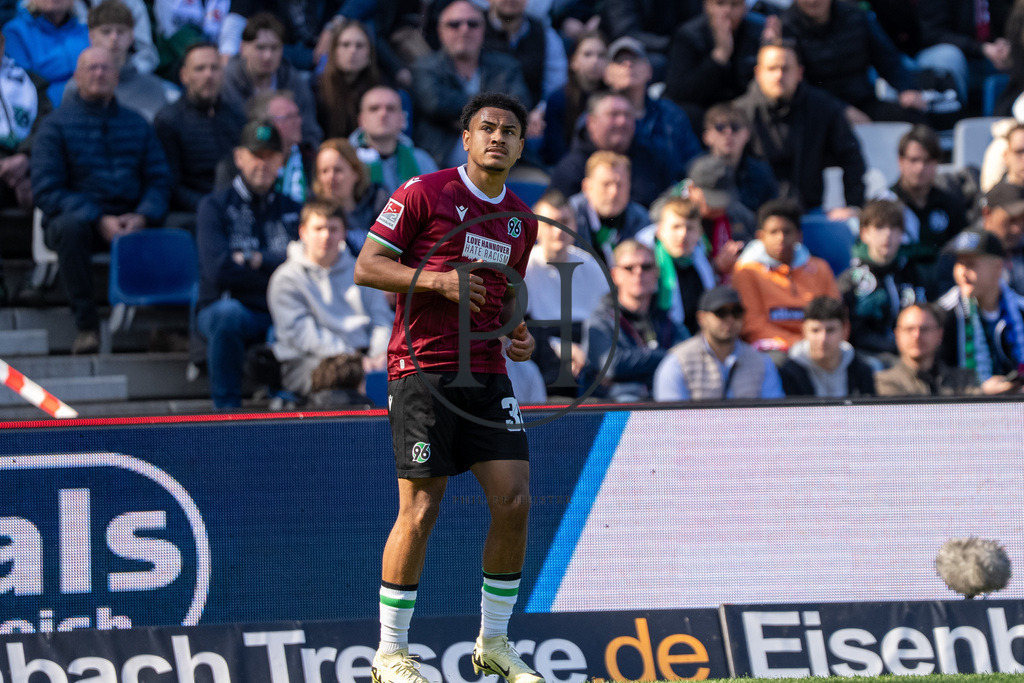 Hannover 96 vs 1. FC Magdeburg – 2. Bundesliga – 29.03.2025 | Szene aus dem 2. Bundesliga-Spiel des 27. Spieltags zwischen Hannover 96 und dem 1. FC Magdeburg am 29. März 2025 in der Heinz von Heiden Arena in Hannover. Endstand: 0:0. Fotografiert von Philipp Heist. - Realisiert mit Pictrs.com