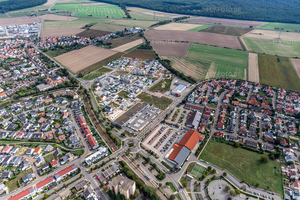 Luftbild: Hochstetten, Quartier 2020 Entwicklungsgebiet Biegen-Durlacher Weg im Ortsteil Linkenheim in Linkenheim-Hochstetten im Bundesland Baden-Württemberg in Deutschland. Foto: IMG_122896.jpg vom 11.09.2020 durch Werner Riehm/FLY-FOTO.de