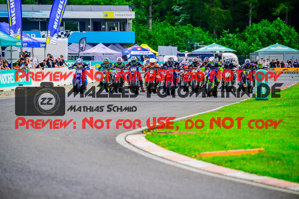 MaZZes_FotoMatrix_240609_6021986_8210 | S2