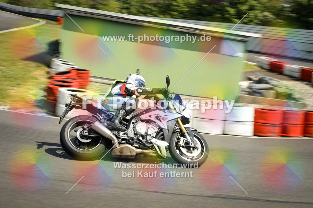 OBK_Mai_Martina_Markus-11144 | Hier findet Ihr Bilder von Touristenfahrten auf der Nürburgring Nordschleife oder von anderen Veranstaltungen die ich besucht habe. Viel Spass beim Durch Schauen 
