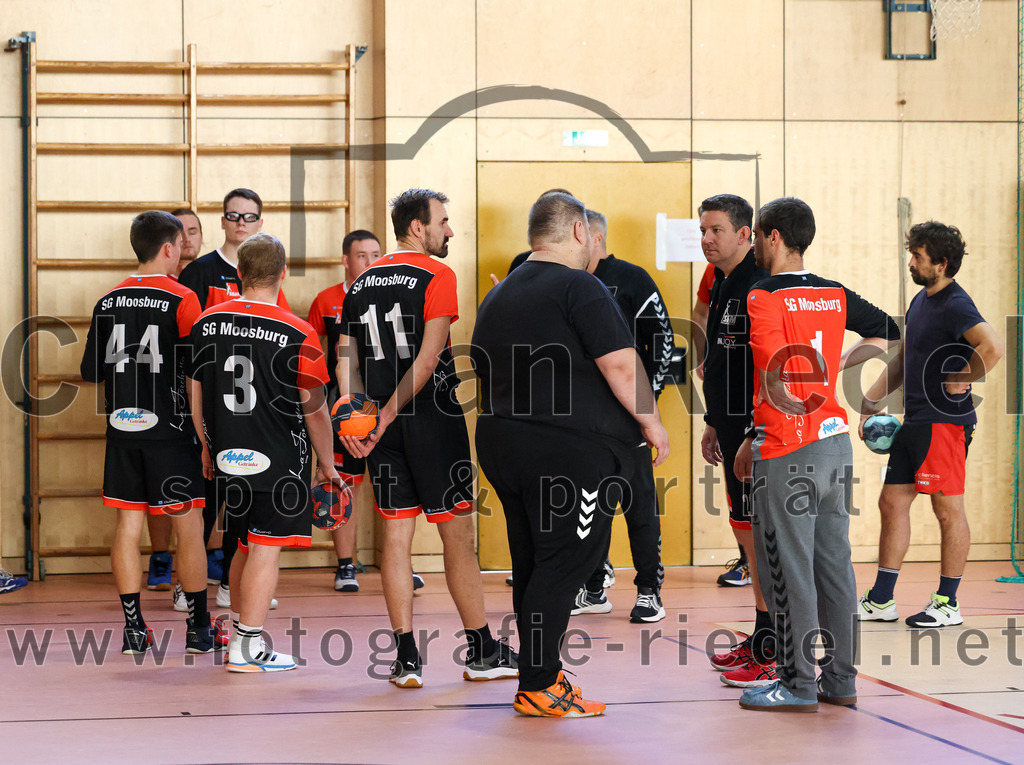 2022-10-16_005_SpVgg_Altenerding_II_gegen_SG_Moosburg_II | Erding, Deutschland, 16.10.2022:
Handball, Bezirksklasse Männer 2022 / 2023, 2. Spieltag, SpVgg Altenerding II gegen SG Moosburg II, Endergebnis: 30:23

Foto: Christian Riedel / fotografie-riedel.net