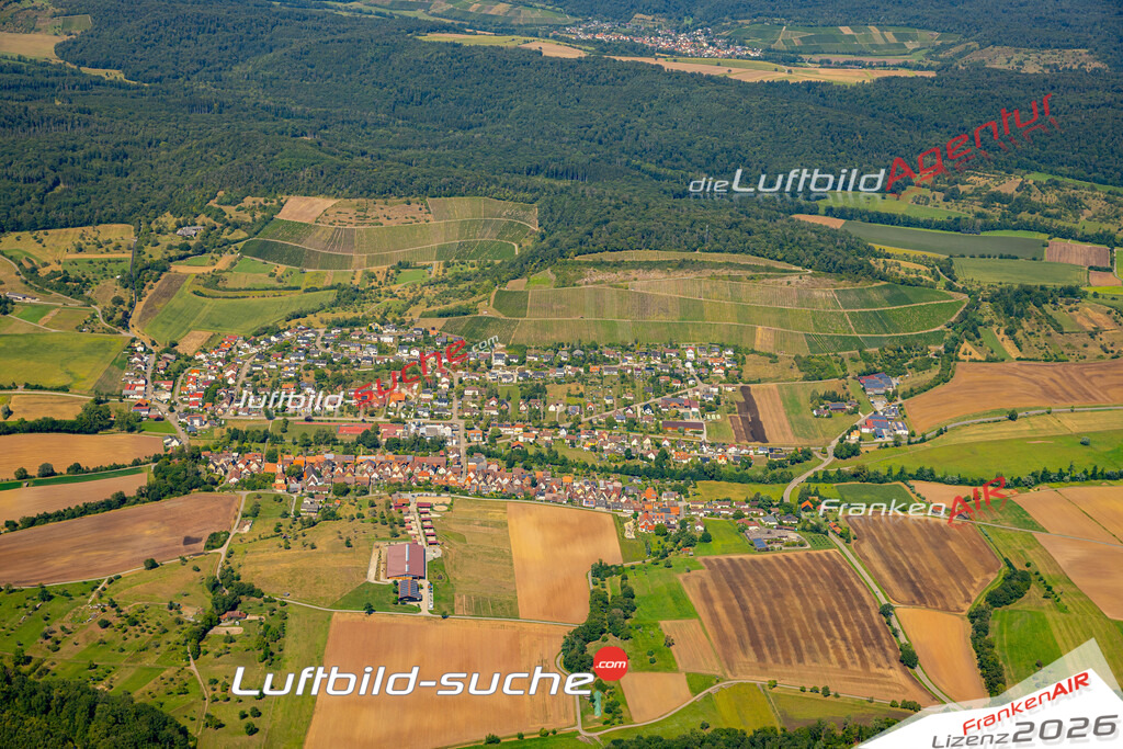 Das Luftbild zeigt : Schützingen Illingen - Die Luftaufnahme wurde 2024 vom UL-Flugzeug aus erstellt ( keine Drohne ) - Hochauflösende Luftaufnahme - Für grossformatige Ausdrucke geeignet. Die Geschenkidee !Mit Lizenz und Bildrechte bestellbar