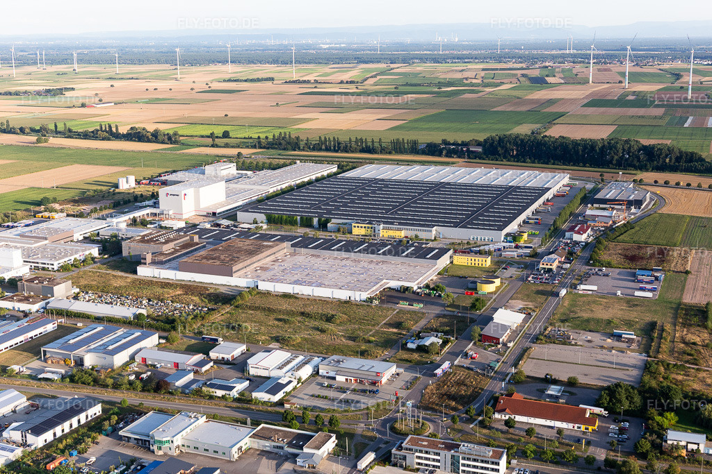 Industriegebiet | Luftbild: Industriegebiet in Offenbach an der Queich im Bundesland Rheinland-Pfalz in Deutschland. Foto: IMG_116813.jpg vom 14.08.2019 durch Werner Riehm/FLY-FOTO.de - Realisiert mit Pictrs.com