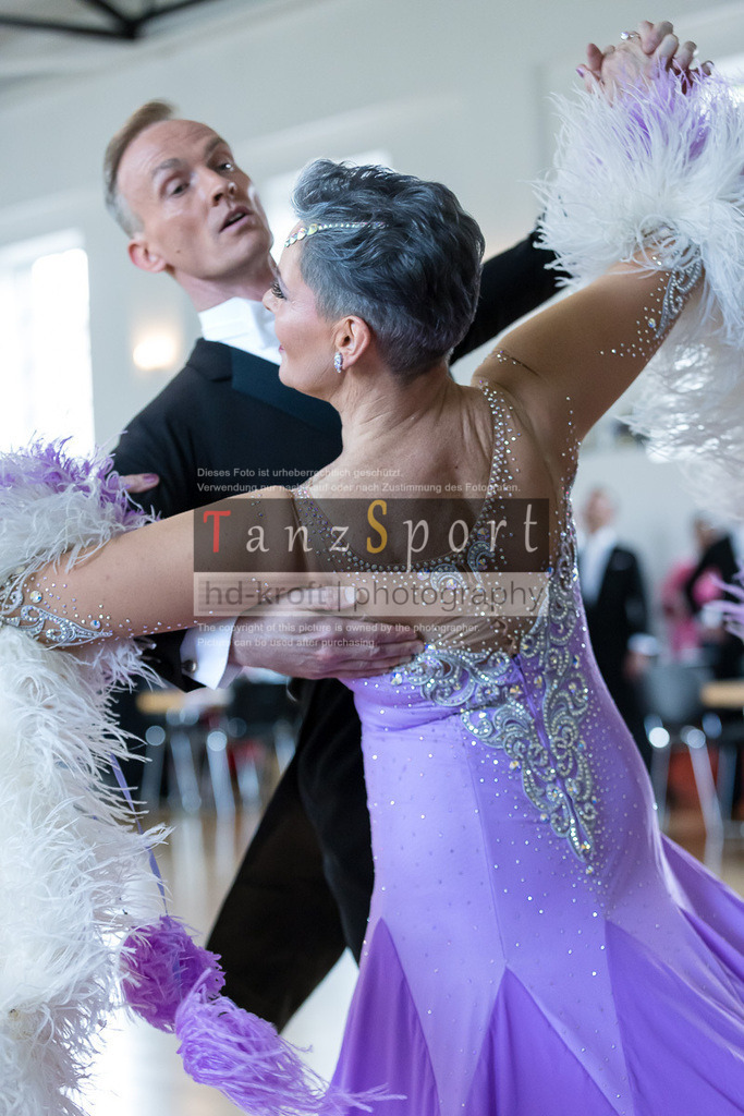 20240525_RL-Masters3-Std_5060 | Tanzsportbilder, Standardtanz, Lateintanz, WDSF, DTV, LTVB, dancecomp, goc, hessen tanzt, blaues band der spree, walzer, tango, wiener walzer, slowfox, quickstepp, samba, rumba, cha-cha-cha, paso doble. jive, hd-kroft photography, turniertanzsport