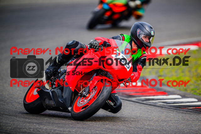 MaZZes_FotoMatrix_240717_6007705_5686 | INST