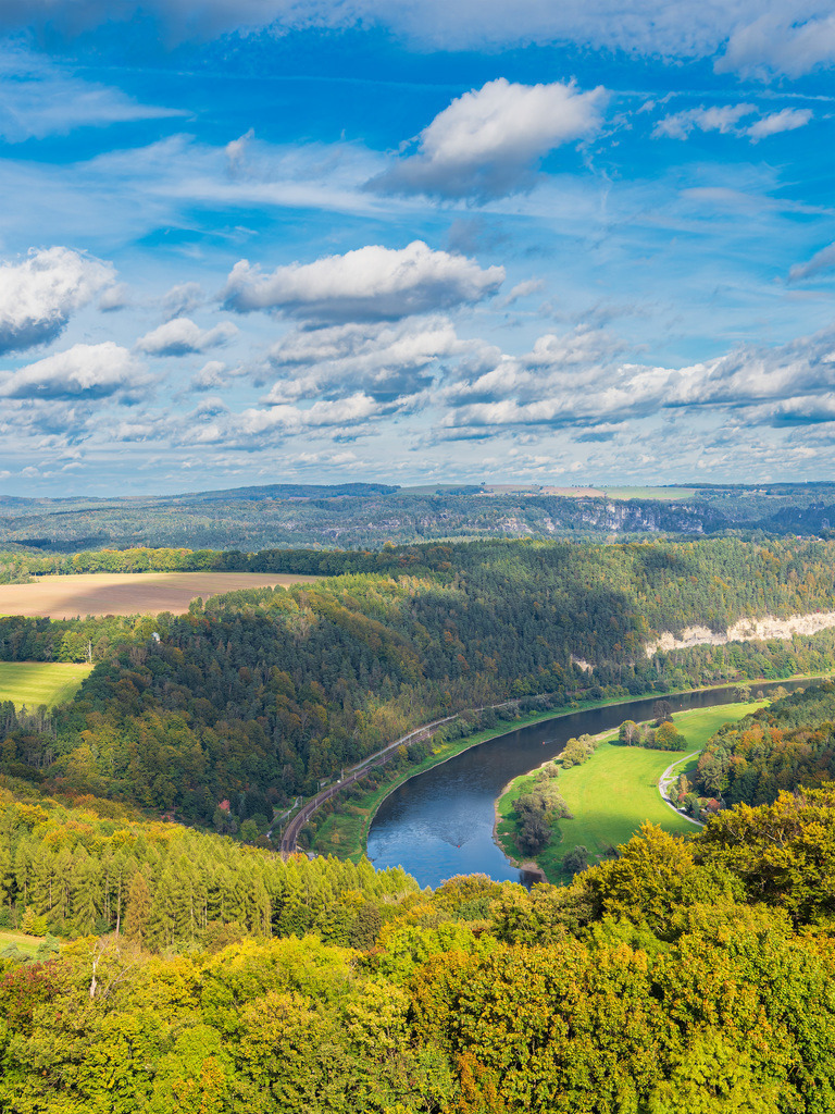 Blick über die Elbe auf die Sächsische Schweiz | Blick über die Elbe auf die Sächsische Schweiz.
