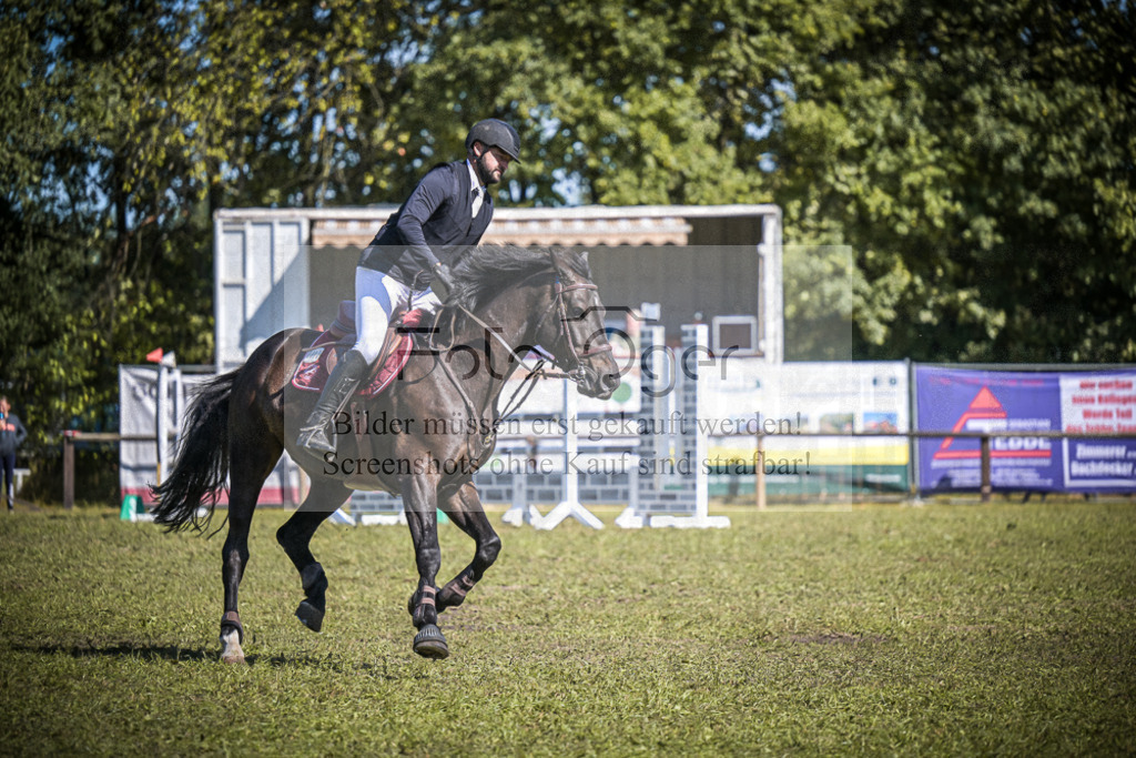 DOS_0593 | Entdecke hochwertige Reitturnierfotos von Foto Oger. Professionell, emotional und authentisch – jetzt Lieblingsmomente im Shop bestellen.Deutschlandweite Turnierfotografie. - Realisiert mit Pictrs.com