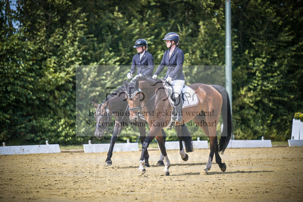 DOS_5624 | Entdecke hochwertige Reitturnierfotos von Foto Oger. Professionell, emotional und authentisch – jetzt Lieblingsmomente im Shop bestellen.Deutschlandweite Turnierfotografie. - Realisiert mit Pictrs.com