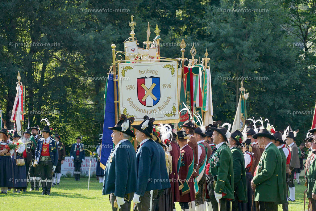 a-news-2023-Juli23-Regimentsschuetzenfest-Steeg-Feldmesse-DSC07015 | Info aus dem Bezirk Reutte/Ausserfern Tirol sowie eine umfangreiche Bilddatenbank über die gesamte Region: Lechtal, Talkessel Reutte, Tannheimertal, Zwischentoren. Lech, Plansee, Zugspitze, Grenztunnel, B179, Fernpassstraße, Verkehr, Lawinen, Tradition, - Realisiert mit Pictrs.com