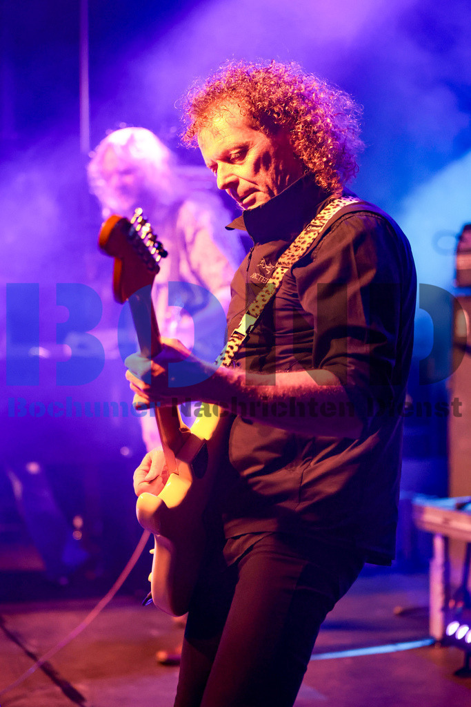 Purple Rising  {date} -  | {headline}(Foto: Sebastian Sendlak / BOND) - Realisiert mit Pictrs.com