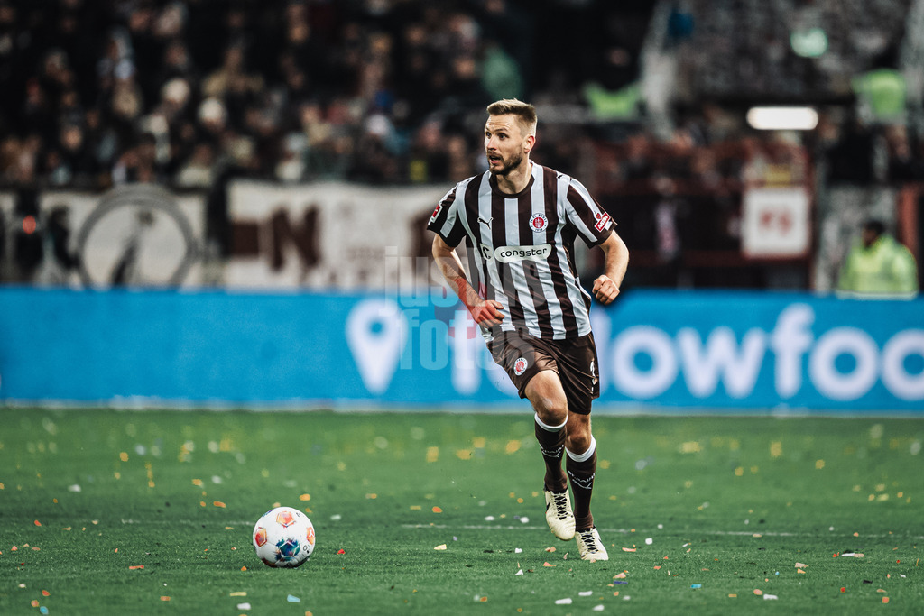 Fußball | Männer | Saison 2025/2026  | Fußball-Bundesliga | 11. Spieltag | FC St. Pauli vs. 1. FC Union Berlin | 23.11.2025 | Karol Mets (#3, FC St. Pauli)