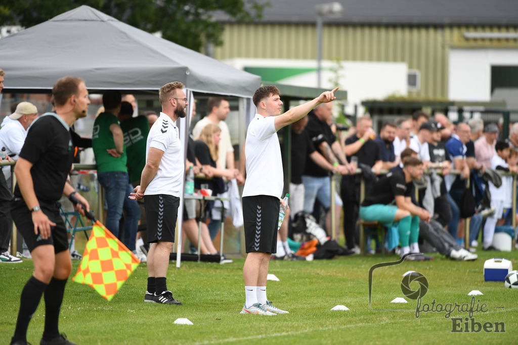 Sport-Duwe Cup | Sport-Duwe Cup Oldenburg; TuS Eversten (mint)-VFL Oldenburg (rot) am 05.07.2025 in Oldenburg (Sportanlage TuS Eversten), Photo: Philip Eiben 2025 - Realisiert mit Pictrs.com