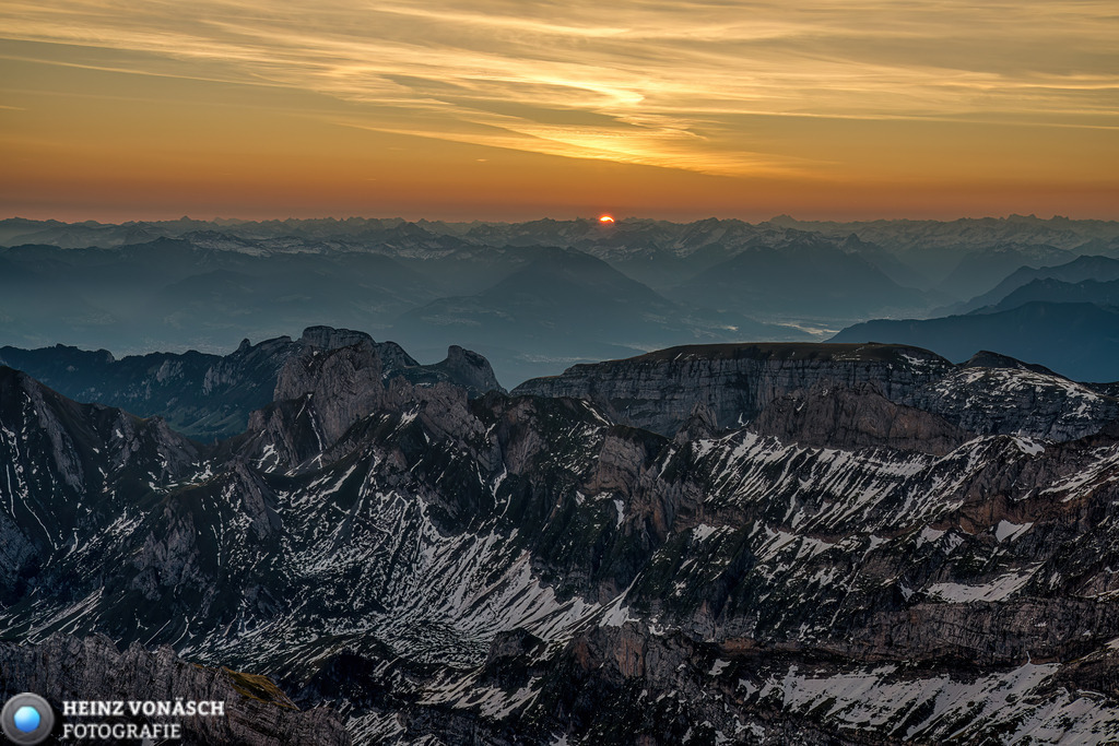 Säntis_0018 | Alle Bilder von Heinz Vonäsch Fotografie können alle zu günstigen Preisen gekauft werden! Download der Bilder, Ausdrucke, Postkarten, Tassen T-Shirts, Kalender, Alu- Dibond usw. - Realisiert mit Pictrs.com