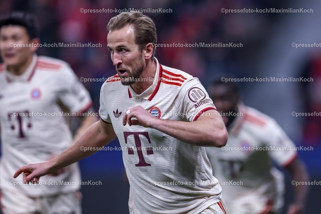 UCL11032502402 | 11.03.2025, Fußball, UEFA Champions League, Bayer 04 Leverkusen - FC Bayern München, Achtelfinale Rückspiel, BayArena, Saison 2024 2025: Torjubel nach dem 1:0 durch Torschütze Harry Kane (FC Bayern #9)DFB regulations prohibit any use of photographs as image sequences and or quasi-video.