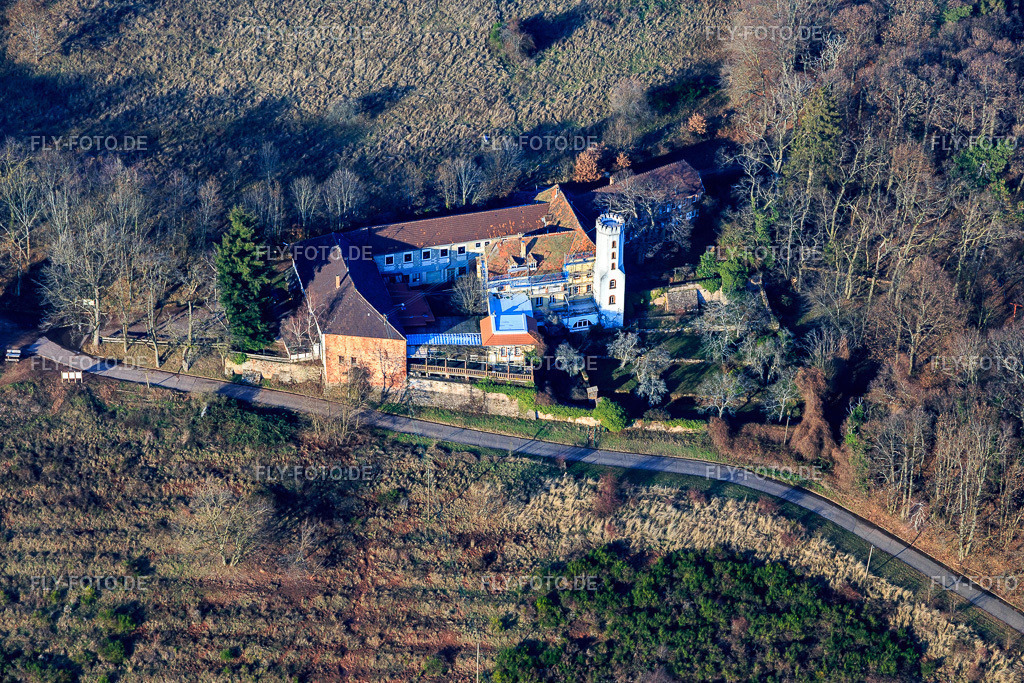 Slevogthof Neukastel http://www.slevogthof.de/ | Luftbild: Slevogthof Neukastel http://www.slevogthof.de/ in Leinsweiler im Bundesland Rheinland-Pfalz in Deutschland. Foto: IMG_112531.jpg vom 21.01.2019 durch Werner Riehm/FLY-FOTO.de - Realisiert mit Pictrs.com