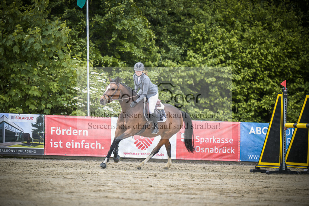 DOS_5373 | Entdecke hochwertige Reitturnierfotos von Foto Oger. Professionell, emotional und authentisch – jetzt Lieblingsmomente im Shop bestellen.Deutschlandweite Turnierfotografie. - Realisiert mit Pictrs.com