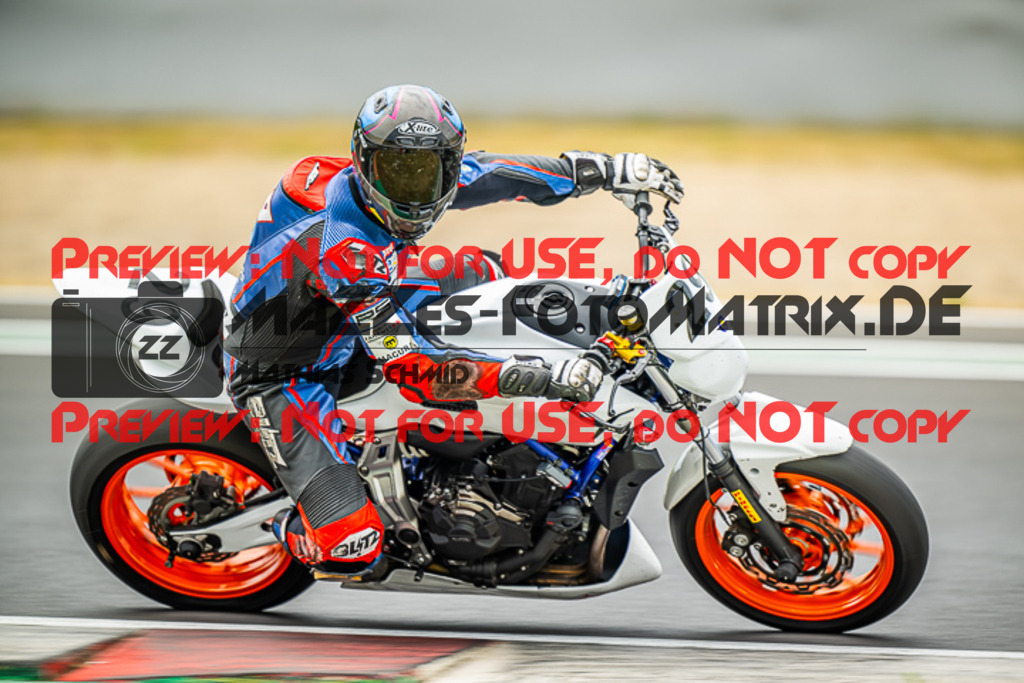 MaZZes_FotoMatrix_220624_1971 | TWINCUP