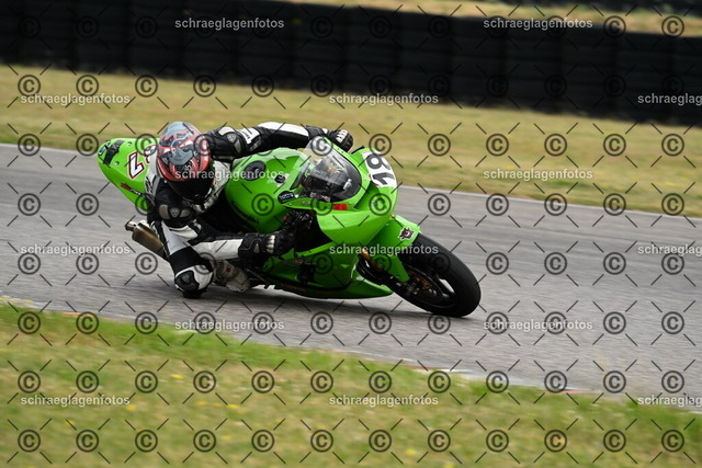 25bt02-0575 | markuskiefer.com - Realisiert mit Pictrs.com