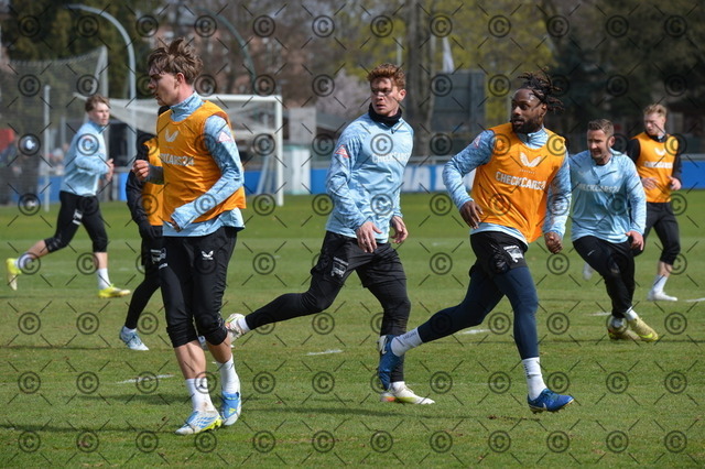 RGE_8857 | Hertha BSC, 2.Bundesliga, Herren, Training, Saison 2025/26, von li. Kennet Eichhorn ( Hertha BSC ),Sebastian Groenning ( Hertha BSC ), Deyovaisio Zeefuik ( Hertha BSC ),  Dienstag, 31.03. 2026,   Fotograf: Ralf Gebhardt - Realisiert mit Pictrs.com