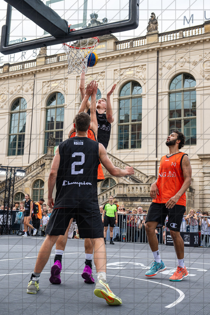 DIE FINALS 2025 | Dt. Meisterschaft 3x3   | 1/4 Finale Männer //  02.08.25: DIE FINALS 2025 | Dt. Meisterschaft 3x3   / Dresden / Deutschland  //   CREDIT:www.bullenfotos.de, Martin König, Hörner Weg 40, D-49078 Osnabrück, +4917663732967 // Nutzung und Weitergabe nur zu den vereinbarten Zwecken. Presseanfragen an Ersteller. Alle Rechte beim Ersteller. Honorierung nach MFM. - Realisiert mit Pictrs.com