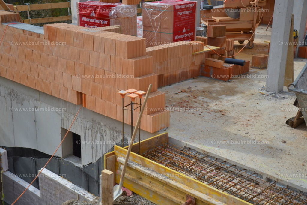 bib-lg07-mauerarbeiten-0125 | Nach LV-Leistungsgruppen sortierte Detailfotos über den Bau eines Hauses. Alle Hausbau-Bilder direkt vom Urheber und Autor der Website Haus-Selber-Bauen.com