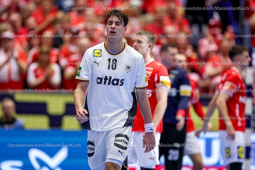 EHF01022602059 | 01.02.2026, Handball, Men's EHF EURO 2026, Deutschland - Dänemark, Jyske Bank Boxen in Herning, Final:  Julian Köster (Germany #18) enttäuscht Enttäuschung 