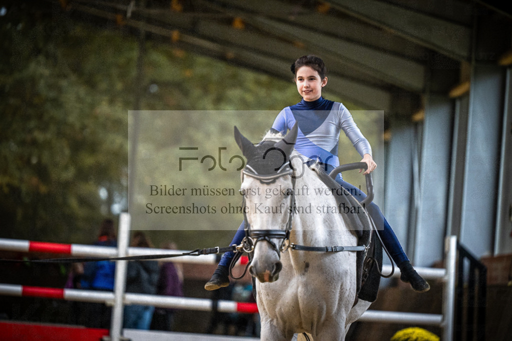 DOS_0072 | Entdecke hochwertige Reitturnierfotos von Foto Oger. Professionell, emotional und authentisch – jetzt Lieblingsmomente im Shop bestellen.Deutschlandweite Turnierfotografie. - Realisiert mit Pictrs.com