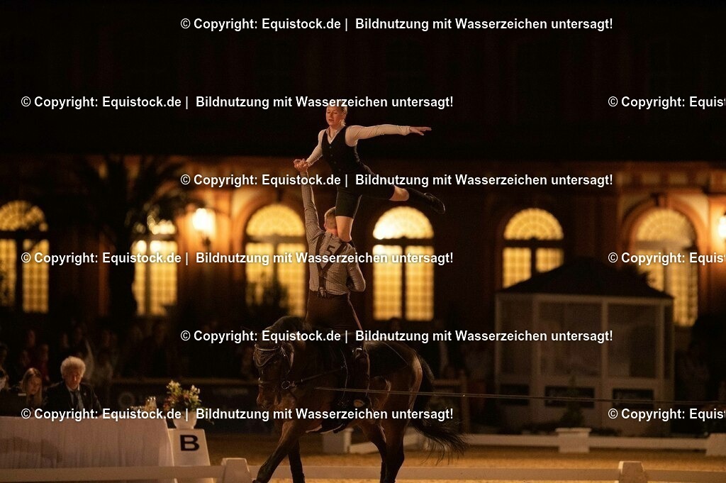 20230527_Voltigieren_NASPA_Flutlicht_1194 | equistock