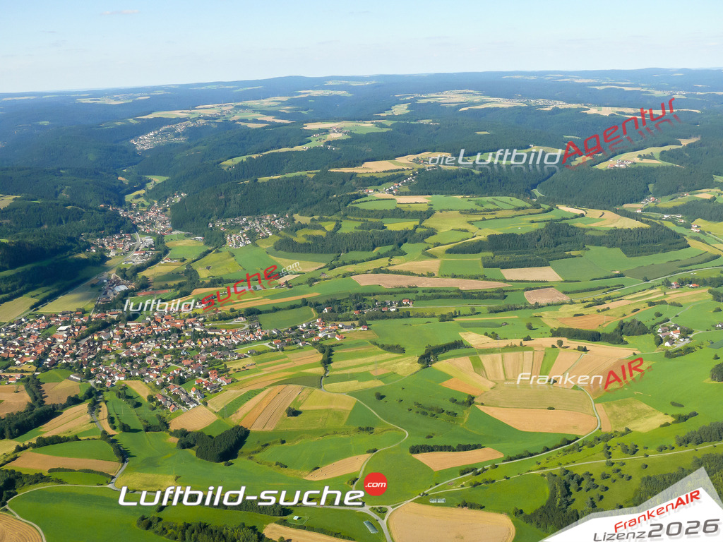 Die Luftaufnahme Unterrodach - Marktrodach wurde vom UL-Flugzeug (keine Drohne) aus fotografiert.Hohe Druck- Auflösung-die Geschenkidee!