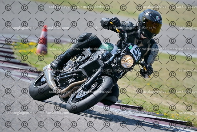 26BT02-0957 | markuskiefer.com - Realisiert mit Pictrs.com