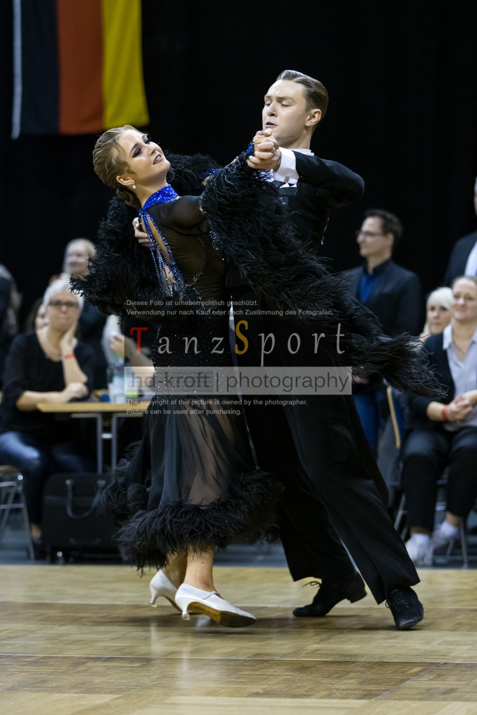 20241102_DC_HGR_Std_09374 | Tanzsportbilder, Standardtanz, Lateintanz, WDSF, DTV, LTVB, dancecomp, goc, hessen tanzt, blaues band der spree, walzer, tango, wiener walzer, slowfox, quickstepp, samba, rumba, cha-cha-cha, paso doble. jive, hd-kroft photography, turniertanzsport