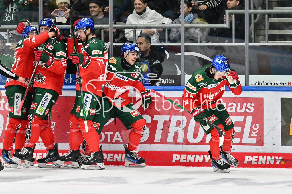 Augsburger Panther - Löwen Frankfurt | Jubel der Panther nach dem Treffer zum 3-0 druch D. J. BUSDEKER (Augsburger Panther #14) / Freude / happy / Tor / torschuetze / DEL: Augsburger Panther - Löwen Frankfurt, Curt Frenzel Stadiom am 11.10.2024