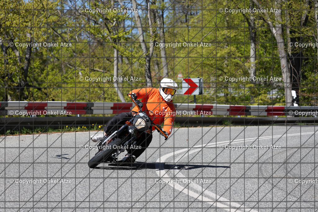 IMG_7465 | Fotograf am Kyffhäuser. Onkel Atze. Kyffhäuser Rennstrecke. Café36. Motorsportfotografie. - Realisiert mit Pictrs.com