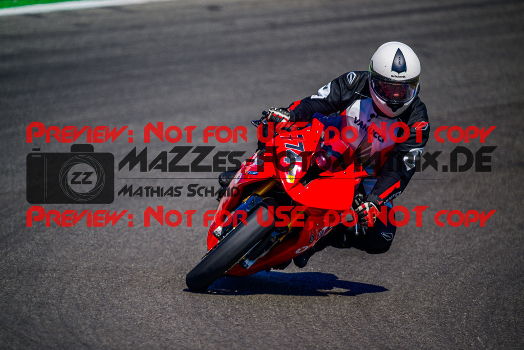 MaZZes_Fotomatrix_20250519_6007705_7156-2 | GELB