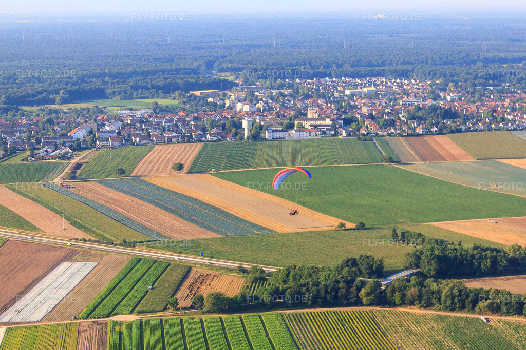 Luftbild: Am Wasserturm aus Norden in Kandel im Bundesland Rheinland-Pfalz in Deutschland. Foto: IMG_70279.jpg vom 19.07.2014 durch Werner Riehm/FLY-FOTO.de